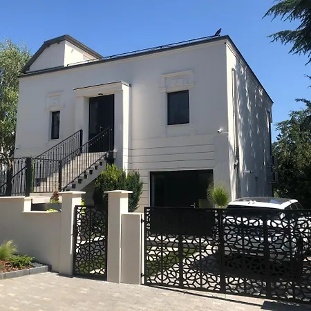 Bella Apartment Balatonalmadi